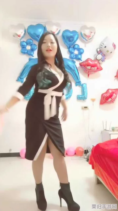 肥熟妇搡BBBB搡BBBB五十，热辣舞蹈引发全网热议，网友纷纷点赞评论！