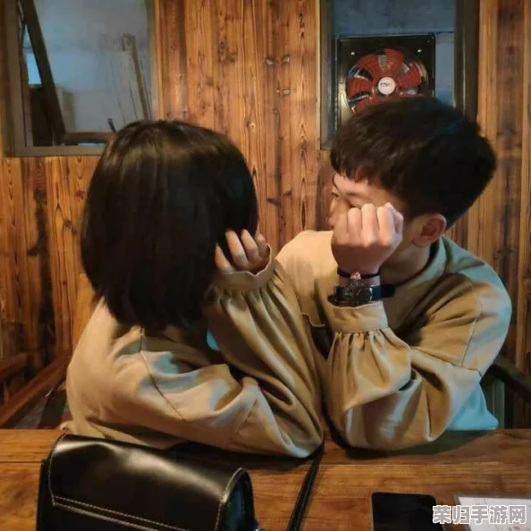 “黄禁漫画羞羞漫画：沉浸在趣味与羞涩之间，开启全新视觉体验之旅”