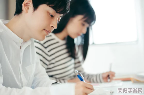 美女校花 张开腿让我，令人震惊的行为引发网友热议和质疑