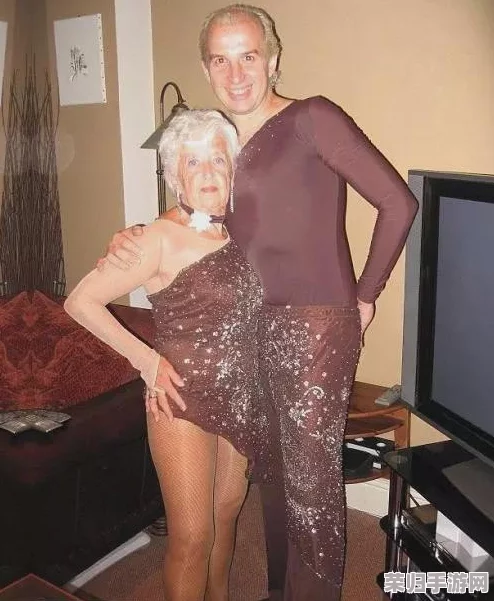 欧美肥老太WBwBWBB：性感丝袜、紧身裤、短裙诱惑，火辣视频流出