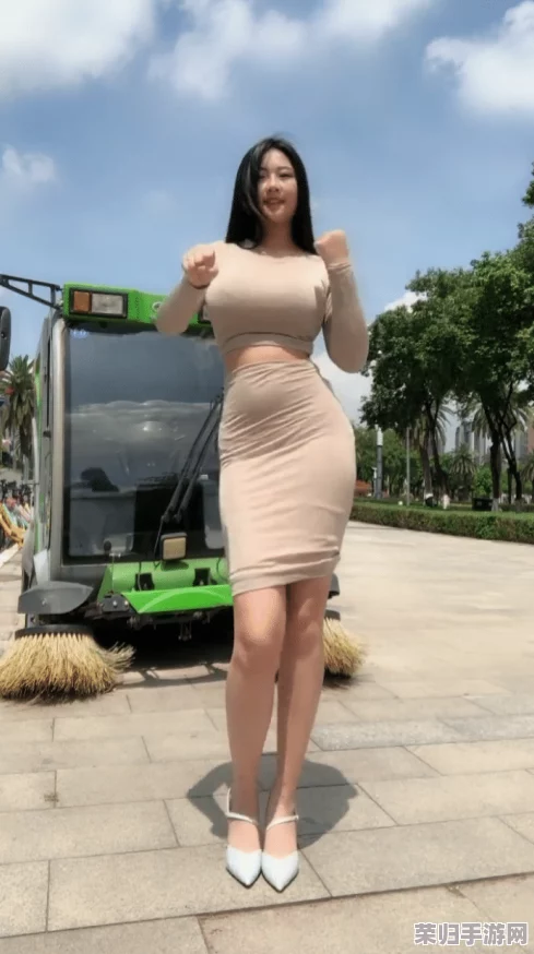 成熟丰满多毛大隐户的魅力:展现独特风情与自信之美,令人心动不已 成熟丰满多毛大隐户的魅力:展现独特风情与自信之美,令人心动不已