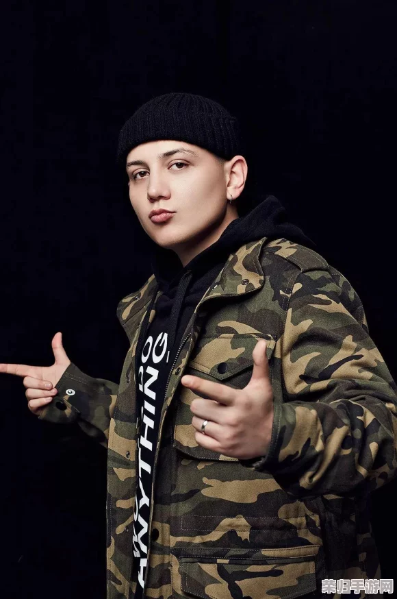 十八岁新疆女rapper:用音乐讲述青春与梦想的故事,打破界限引领潮流 十八岁新疆女rapper:用音乐讲述青春与梦想的故事,打破界限引领潮流