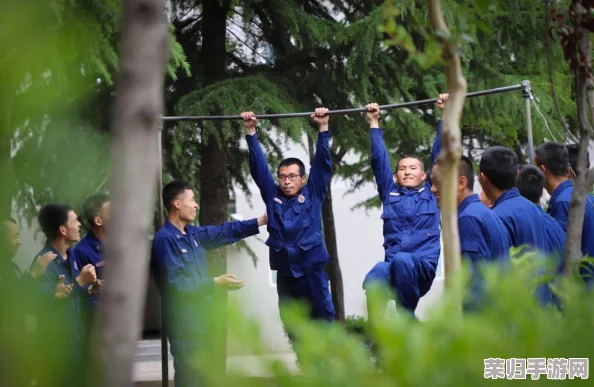 武汉消防员肌肉双龙:展现勇气与力量的背后故事,激励无数人追求梦想与坚持信念 武汉消防员肌肉双龙:展现勇气与力量的背后故事,激励无数人追求梦想与坚持信念