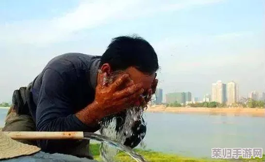 把自己贡献给流浪汉叶子：网友纷纷表示关注，期待更多人参与关爱流浪者的行动