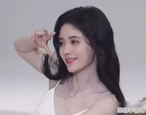 鞠婧祎被c哭还流白色液体，网友评价：情绪表现太真实，让人心疼不已，果然是天才少女！