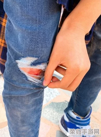 美女露%100的尿孔无档图片，引发网友热议：大胆尝试让人惊叹，真是个性十足，值得一看！