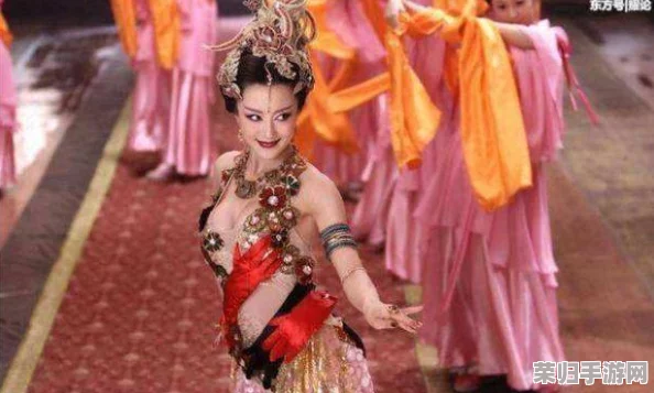 《苏妲己户外勾搭放牛老头》，细品这段感情背后的复杂情感与时代背景，令人深思！