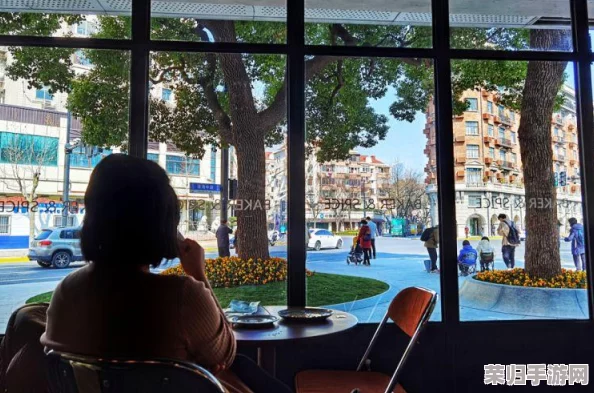 霓虹深渊深度探索：解锁黑色朗姆酒独特效果与无限模式制胜策略