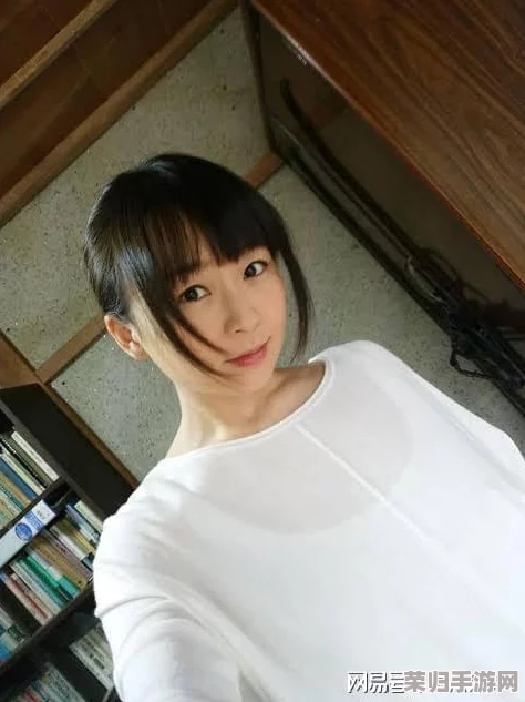 羽月希：她的音乐之旅与时尚风潮交织，带你领略不一样的魅力世界
