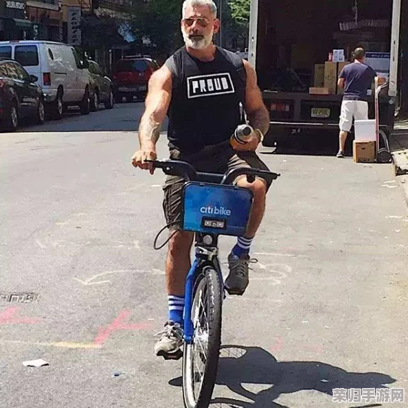 经典老汉Gayoldman33：畅享复古魅力与现代激情的完美结合