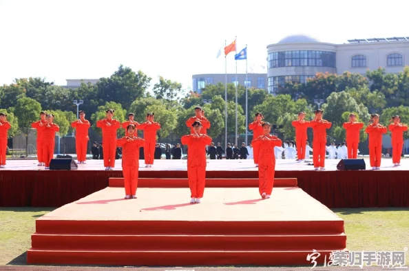 《天涯明月刀手游》实战策略：精通论剑技巧，登顶武林巅峰的进阶指南