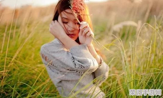 男生和女生一起愁愁愁很痛：情感抒发，真实动人，值得深思