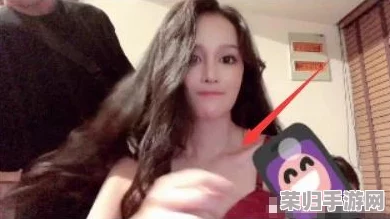 胸前两个球球不过没有马赛克，网友：太性感了！