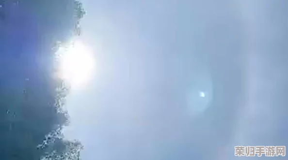 麻花天空唯美视频：感受梦幻色彩与自然奇观的完美交融，带你领略不一样的视觉盛宴