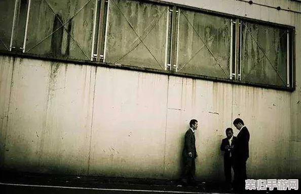 黑社区爆料:揭示隐藏在城市角落的真实故事与不为人知的秘密生活 黑社区爆料:揭示隐藏在城市角落的真实故事与不为人知的秘密生活