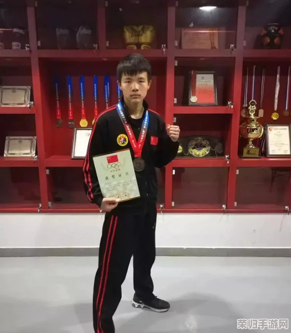 坤吧赛晓东：一场引人瞩目的赛事，展现了选手们的卓越才华与拼搏精神