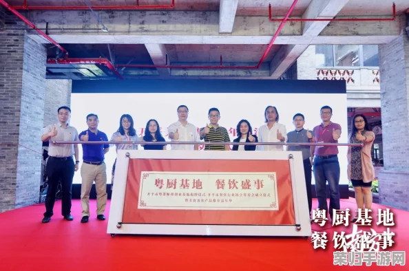 桐桐桐桐铜铜：一场关于传统与现代交融的艺术盛宴，令人耳目一新，值得细细品味