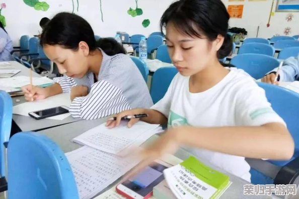 把英语老师抄了一遍视频，结果竟然被老师点名表扬了？！学渣逆袭的秘密武器