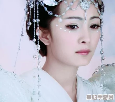 少妇搡BBBB搡BBB搡古装：绝美服饰展现古典韵味