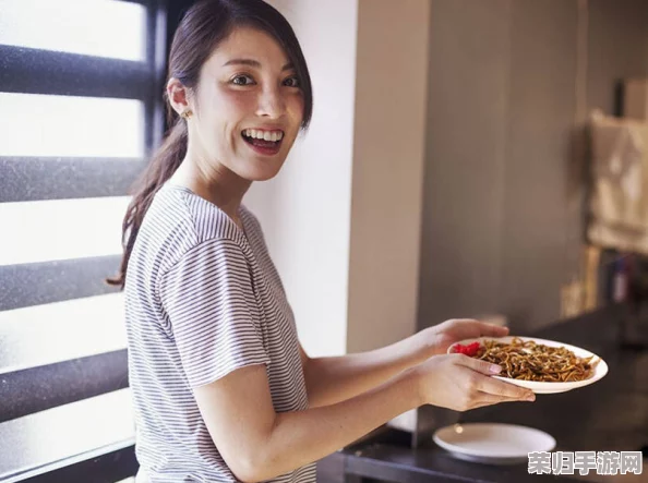 北岛玲突撃隣のマンご饭在线,感受美食与邻里温情的完美结合 北岛玲突撃隣のマンご饭在线,感受美食与邻里温情的完美结合