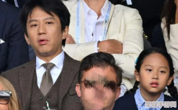 小花妹妹CSGO：她的游戏技巧让人惊叹，网友称赞“简直是电竞界的小天才”