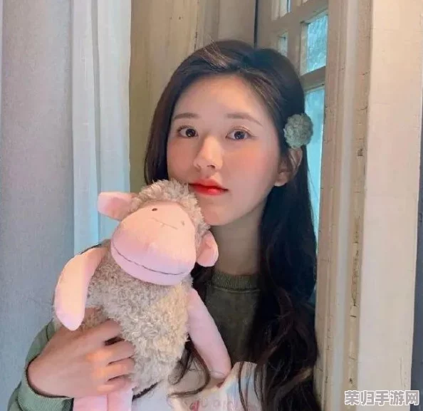 小花妹妹CSGO:她的游戏技巧让人惊叹,网友称赞“简直是电竞界的小天才” 小花妹妹CSGO:她的游戏技巧让人惊叹,网友称赞“简直是电竞界的小天才”