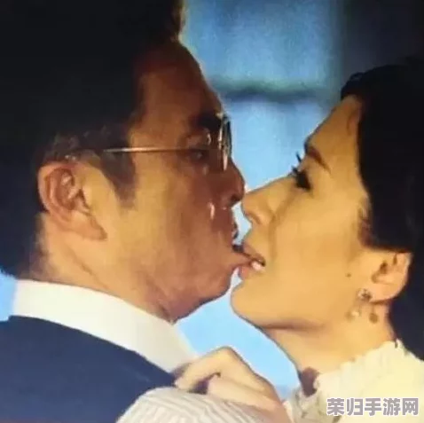 男男Gay做受 高潮电影：激情四溢的爱恋与欲望交织，感受心跳加速的瞬间