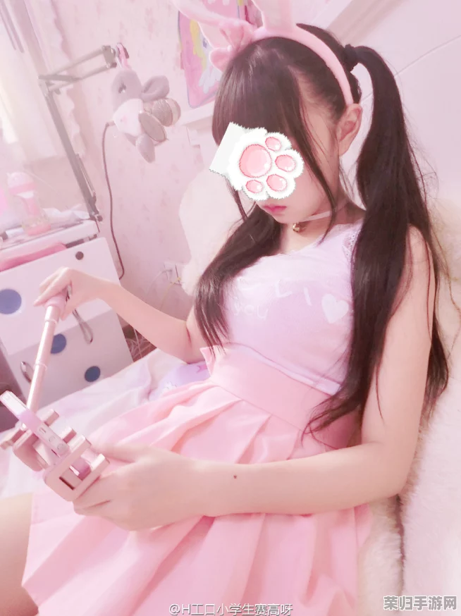 白丝校花清纯甜美游戏：绝对让你沉迷其中，欲罢不能！