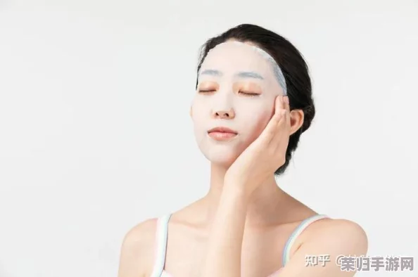 美国一边敷面膜一边评价免费，网友热议护肤新趋势与美妆产品的真实效果