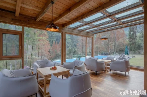 《我的世界》创意无限:打造梦幻木屋别墅设计案例鉴赏与灵感启发 《我的世界》创意无限:打造梦幻木屋别墅设计案例鉴赏与灵感启发