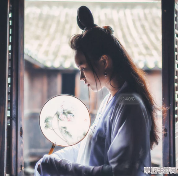 爱火难酎43话乖乖听主人的话：甜蜜爱情与心动瞬间的完美交织