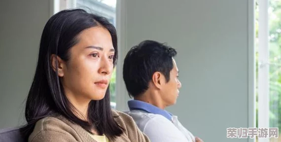 瞒着丈夫加班的妻子原名叫什么？这背后隐藏了多少不为人知的故事与情感纠葛！