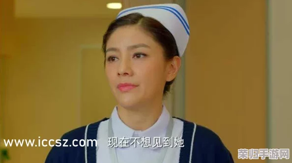 白丝校花脱光衣服，惊艳全场的绝美身材让人目不转睛