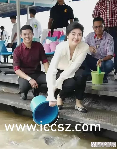 白丝校花脱光衣服,惊艳全场的绝美身材让人目不转睛 白丝校花脱光衣服,惊艳全场的绝美身材让人目不转睛