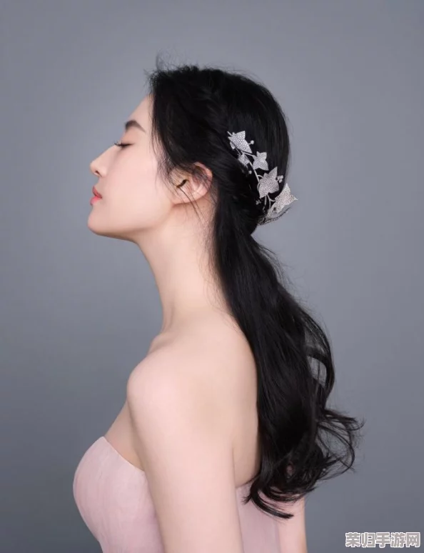 “最近中文字幕mv 第三季 歌词”带你领略音乐魅力，用户热评深度解析每首歌的动人心弦之处！