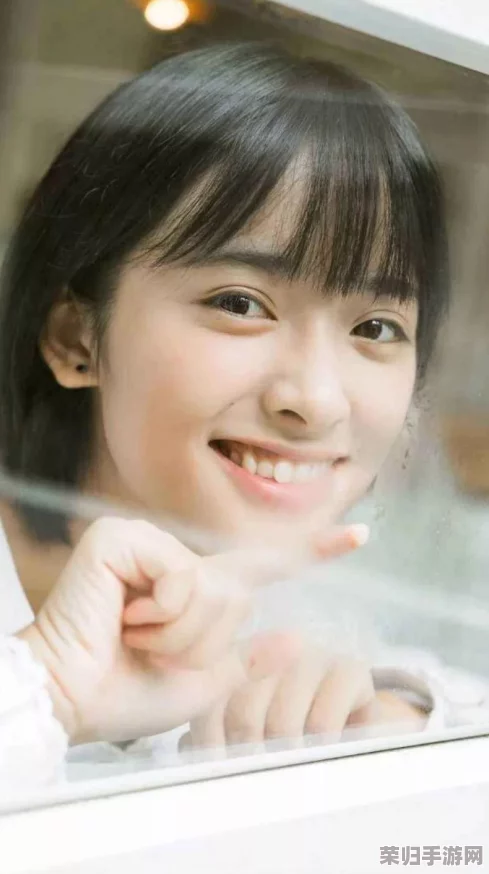 高中妺妺让我c了她的第一次,细腻真实地描写了青涩初恋的甜美与心酸 高中妺妺让我c了她的第一次,细腻真实地描写了青涩初恋的甜美与心酸