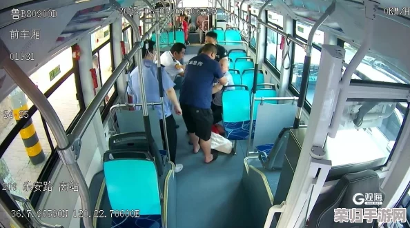 粗暴肉开荤高H公交车，乘客惊呼不已，现场视频曝光
