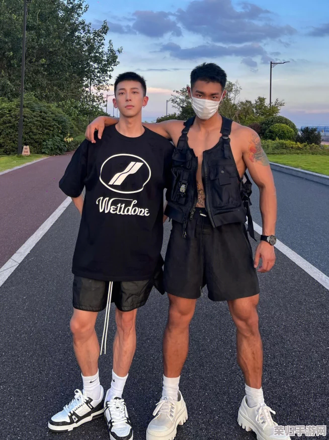 黑皮年上壮0和白皮年下瘦1：不同肤色的身材差异引发的思考与讨论