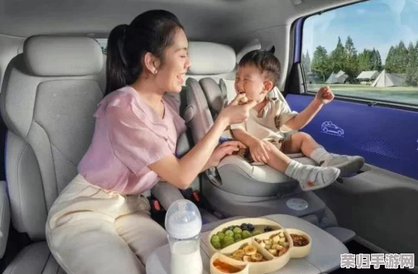 抱着妈妈坐后座去外婆家搬家好吗？这个选择既温馨又实用，适合家庭出行