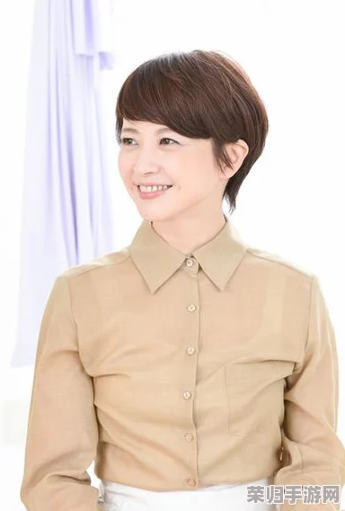 三浦慧理子：日本著名女演员，多次获奖，代表作品众多，深受观众喜爱