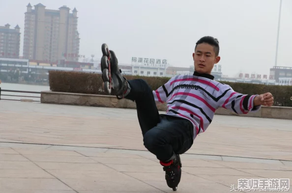 男生女生一起愁愁愁很痛的轮滑鞋，如何选择舒适款式与技巧提升，让你畅享滑行乐趣