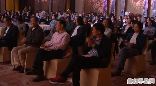二丫坐铁匠身上，这一幕掀起了观众热议，深刻揭示了家庭与责任之间的微妙关系