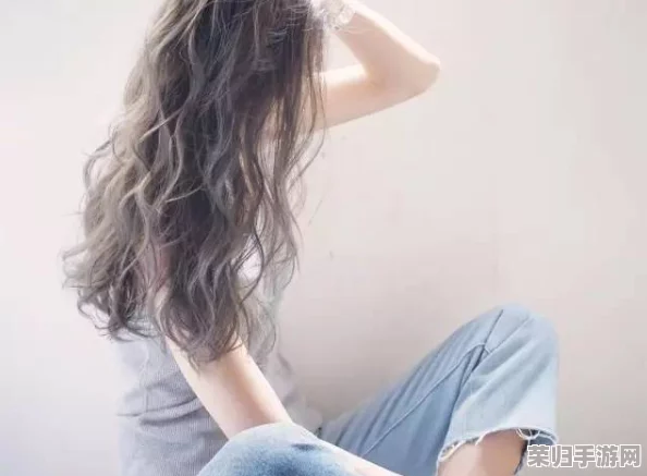 多毛的亚洲人毛茸茸:如何在时尚界找到自信与个性之美 多毛的亚洲人毛茸茸:如何在时尚界找到自信与个性之美