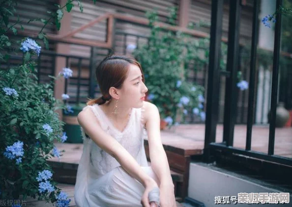 张筱雨下面：她的艺术表现力与情感深度令人叹为观止，展现了独特的个人魅力与风格