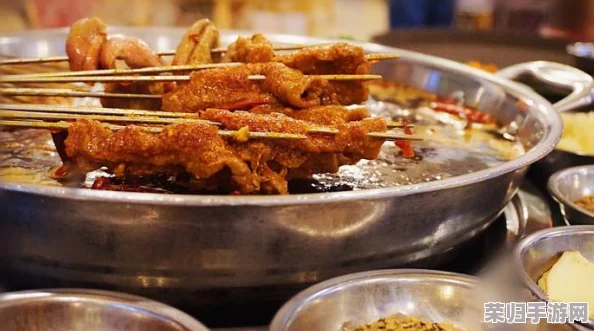 两个男生做酿酿酱酱酱，挑战美食极限，带你领略创意料理的魅力与乐趣！