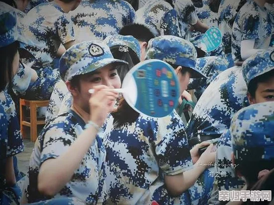 军训大白兔蹦出来了 网友惊呼“这才是青春的味道，甜蜜又充满活力！”