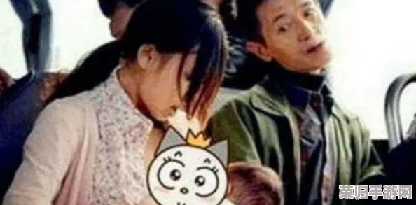 公交车掀开奶罩边躁，乘客惊呼：这场景太离谱了！
