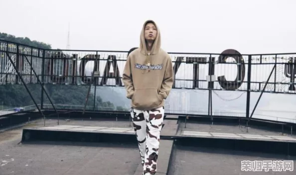 日本rapper护士潮水：独特风格与音乐才华的完美结合，令人耳目一新！