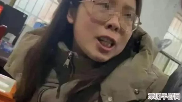 坤坤塞进桃子，网友疯传视频曝光，引发舆论热议