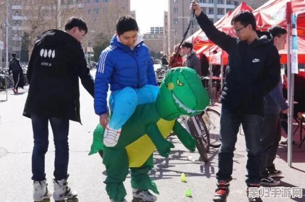 嗨翻天!给大家科普一下男生和女生一起轮滑鞋!浪漫邂逅就在脚下滑过